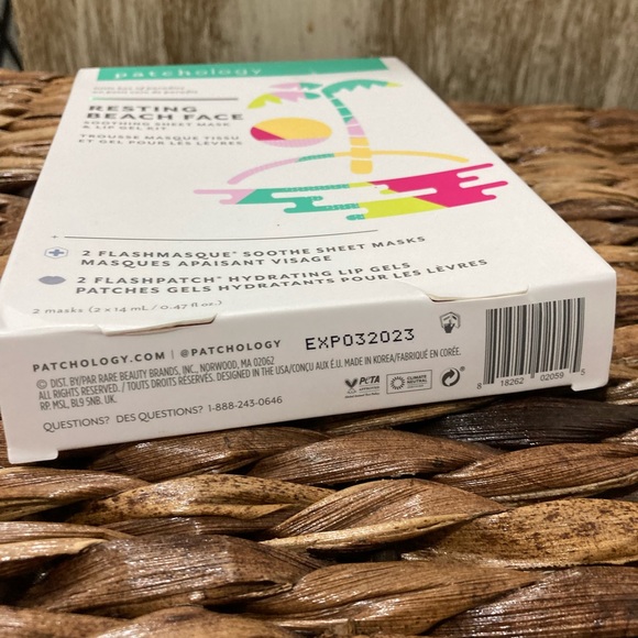 Resting Beach Face Patchology Beauty - Picture 2 of 3